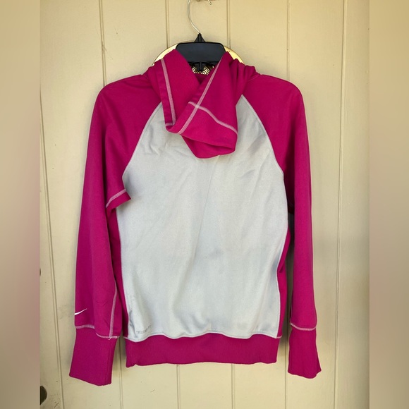 Nike therma fit pink sweatshirt hoodie - Picture 3 of 5